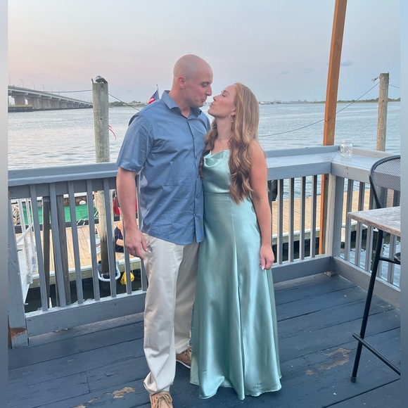 Burst Grey Bridesmaid Dress Size 4 - Picture 3 of 3